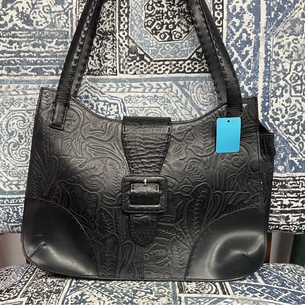 Black MAXX New York Shoulder Bag